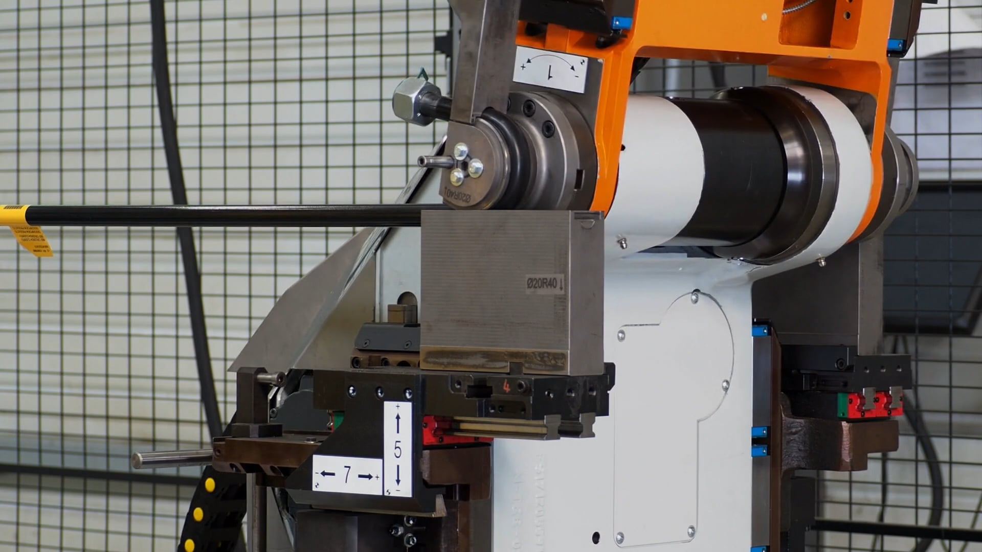 Vidéo produit | ROBOTIC TUBE BENDING RTC25 – Numalliance