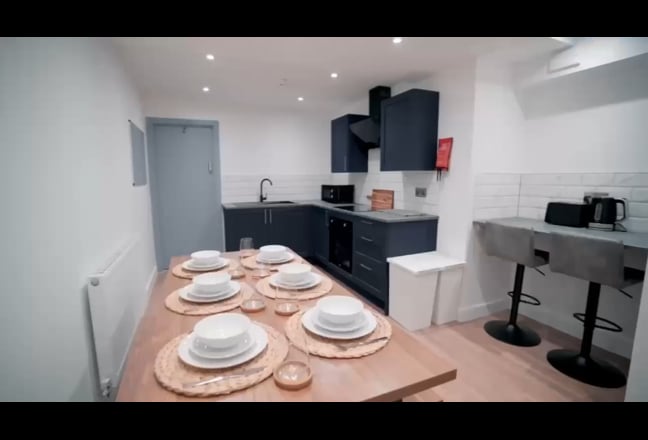Video 1: private entrance