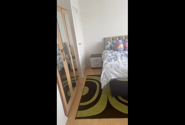 Video 1: Large room