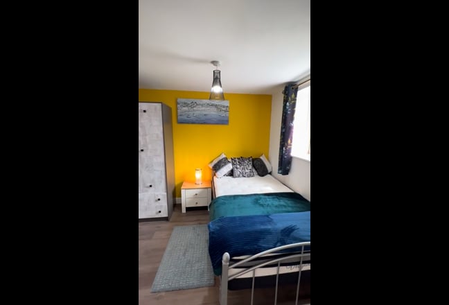 PE7 8GH - Large Double - Ensuite Room/Kitchnette Main Photo
