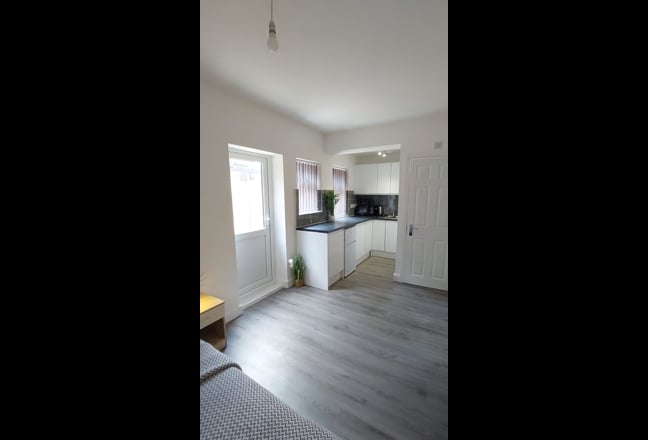 New Ensuite Room Near City Centre Main Photo