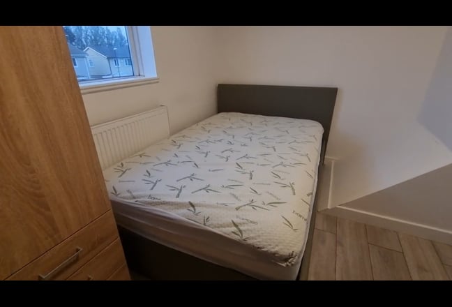 PhD/PG Only - Ensuite Double Rooms - 11mins to Uni Main Photo