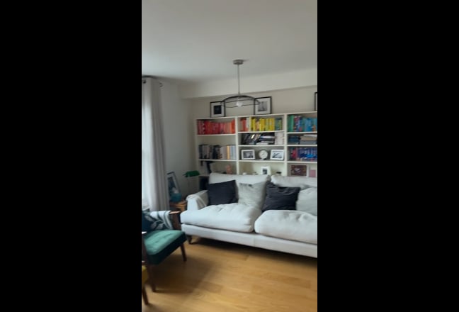 One bedroom top floor flat for rent in Lewisham Main Photo