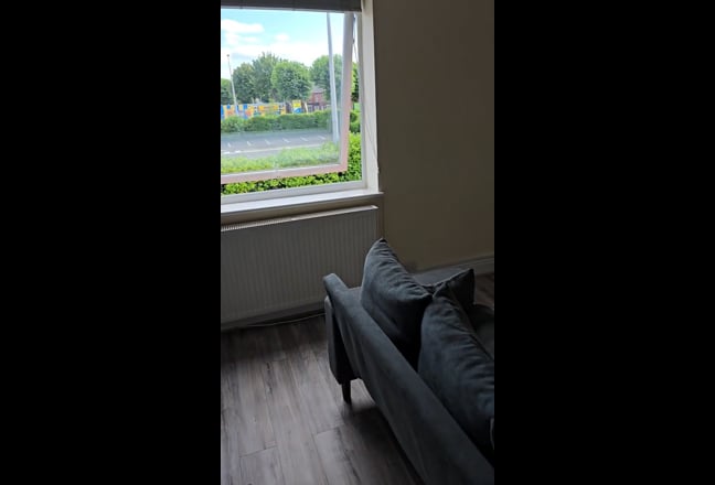 Stunning Newly Refurbished 1St Floor Apartment  Main Photo