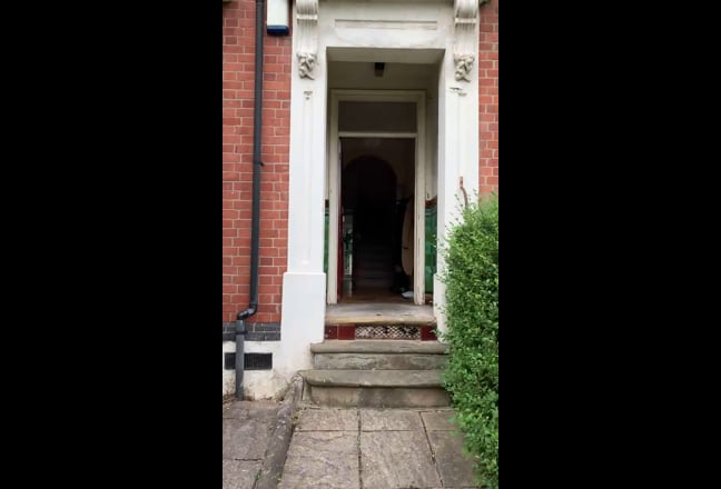 Double Room with Ensuite - 10min walk to city Main Photo
