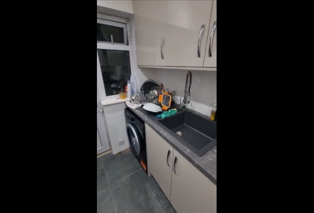 NEWLY Refurbished Double Bedroom near UHCW! Main Photo