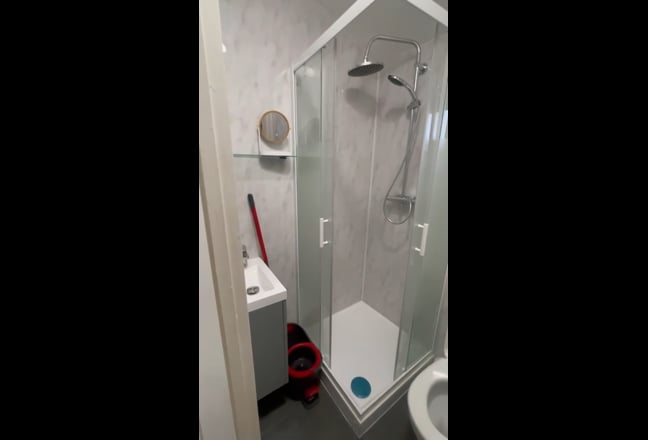 Room 2 157 Cannon street  Main Photo