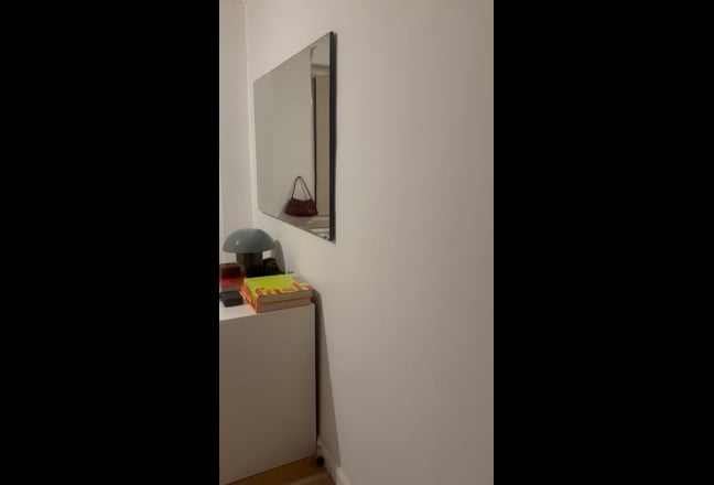 Bright bills included 1 bed flat  Main Photo