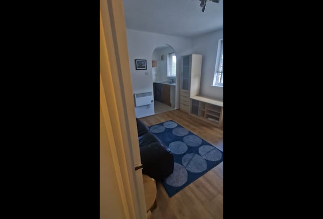 This well-presented 1-bedroom  flat,  Main Photo