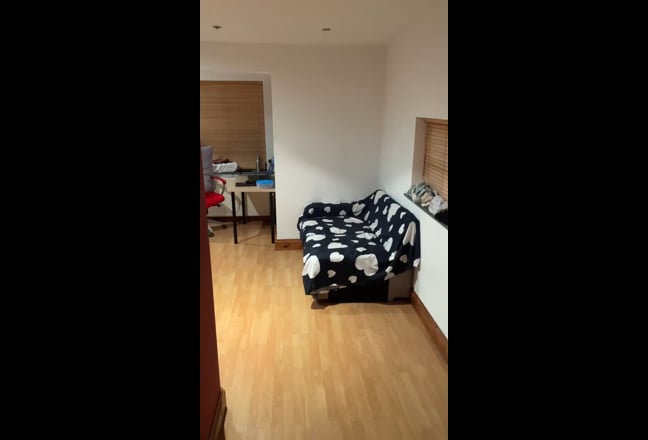 Two room available  Main Photo