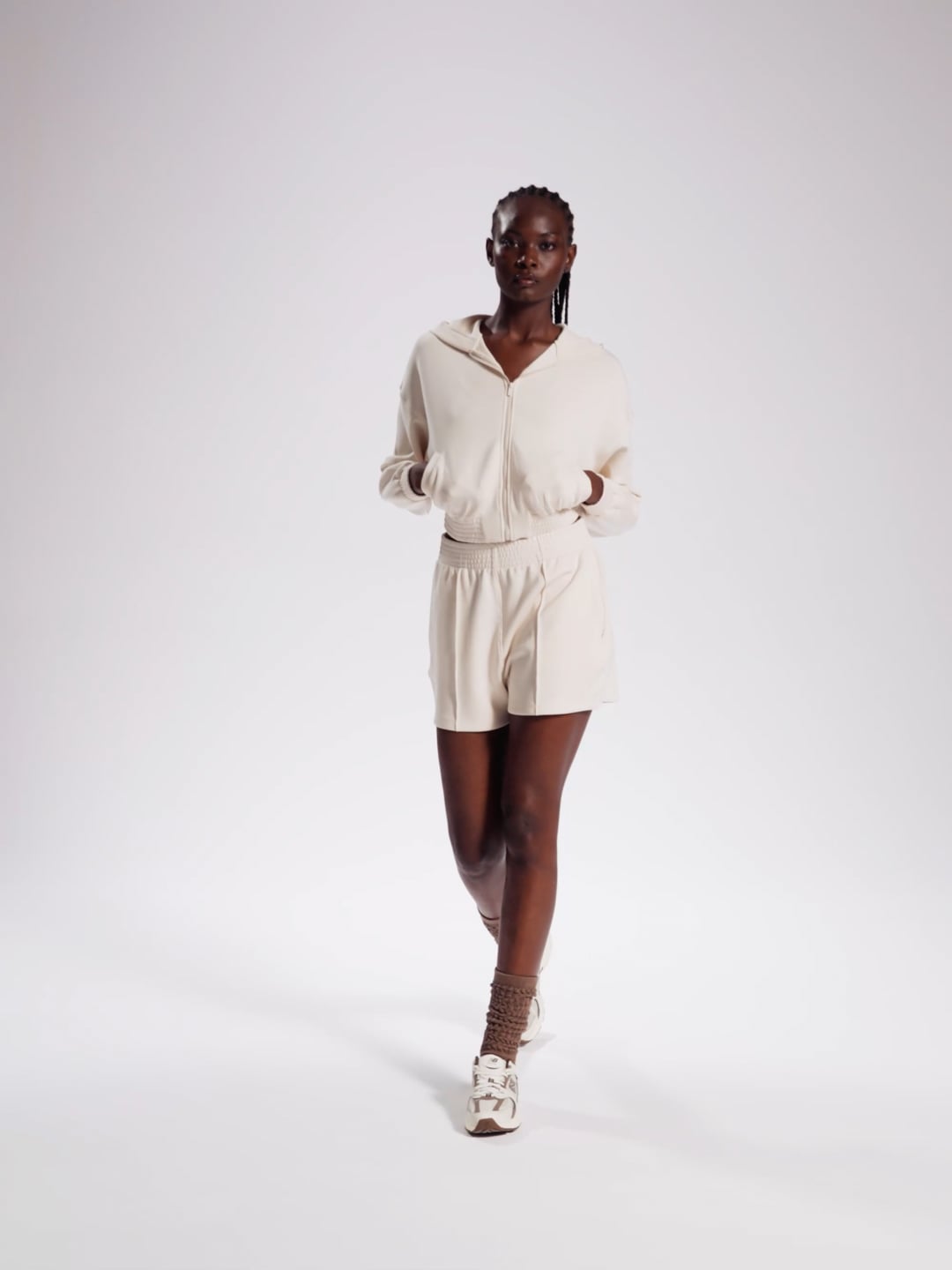 קפוצ’ון עם רוכסן מבד רך ונעים למגע