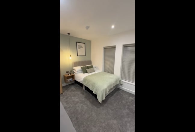 Studio& Double Ensuite Rooms - PE3 Aldermans Drive Main Photo