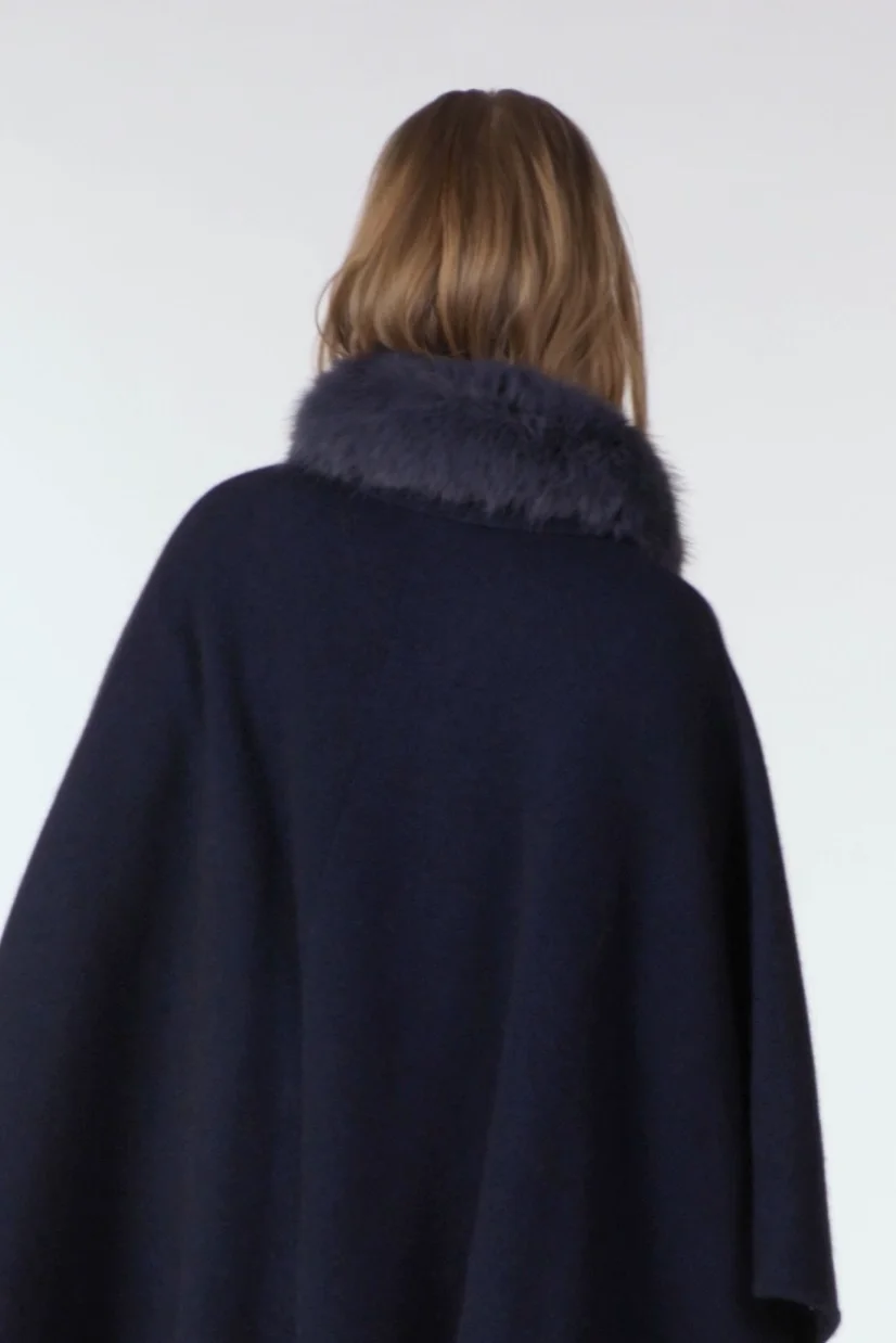 Knit Cape with Faux Fur Collar and Zip azul | Naulover