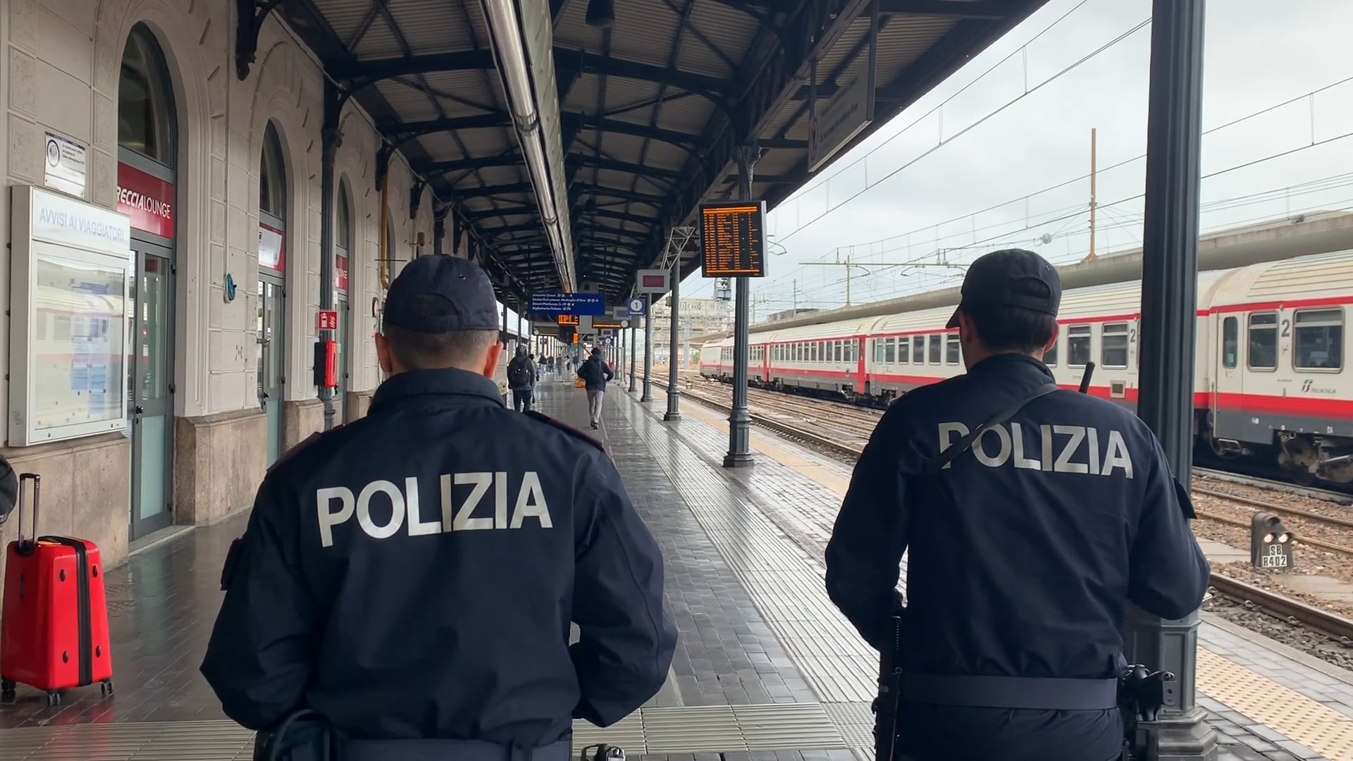 Proseguono i controlli delle polizia ferroviaria sui gruppi di giovani diretti al mare  nel fine settimana