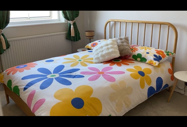 Large Double Bedroom/Short Term Let Near the Sea  Main Photo