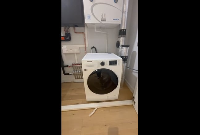 Luxury 2B2B apartment / looking for a buddy up  Main Photo