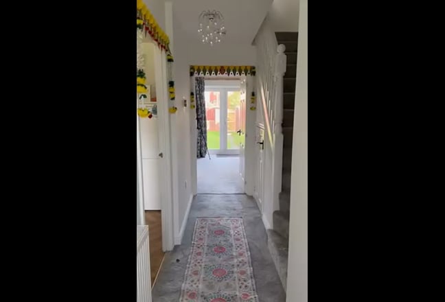 One Bed Furnished En-suite  Main Photo