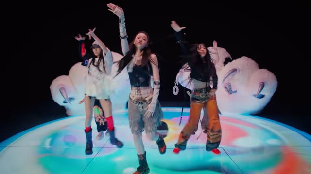 MEOVV(미야오) - HANDS UP M-V