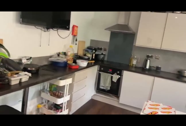 En-suite Room in 5-Bed Flat – Room 3 Main Photo