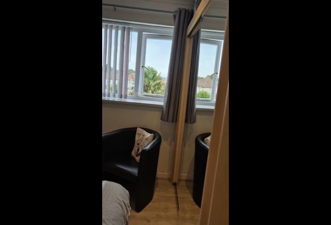 Private house share with one other (up to 6months) Main Photo