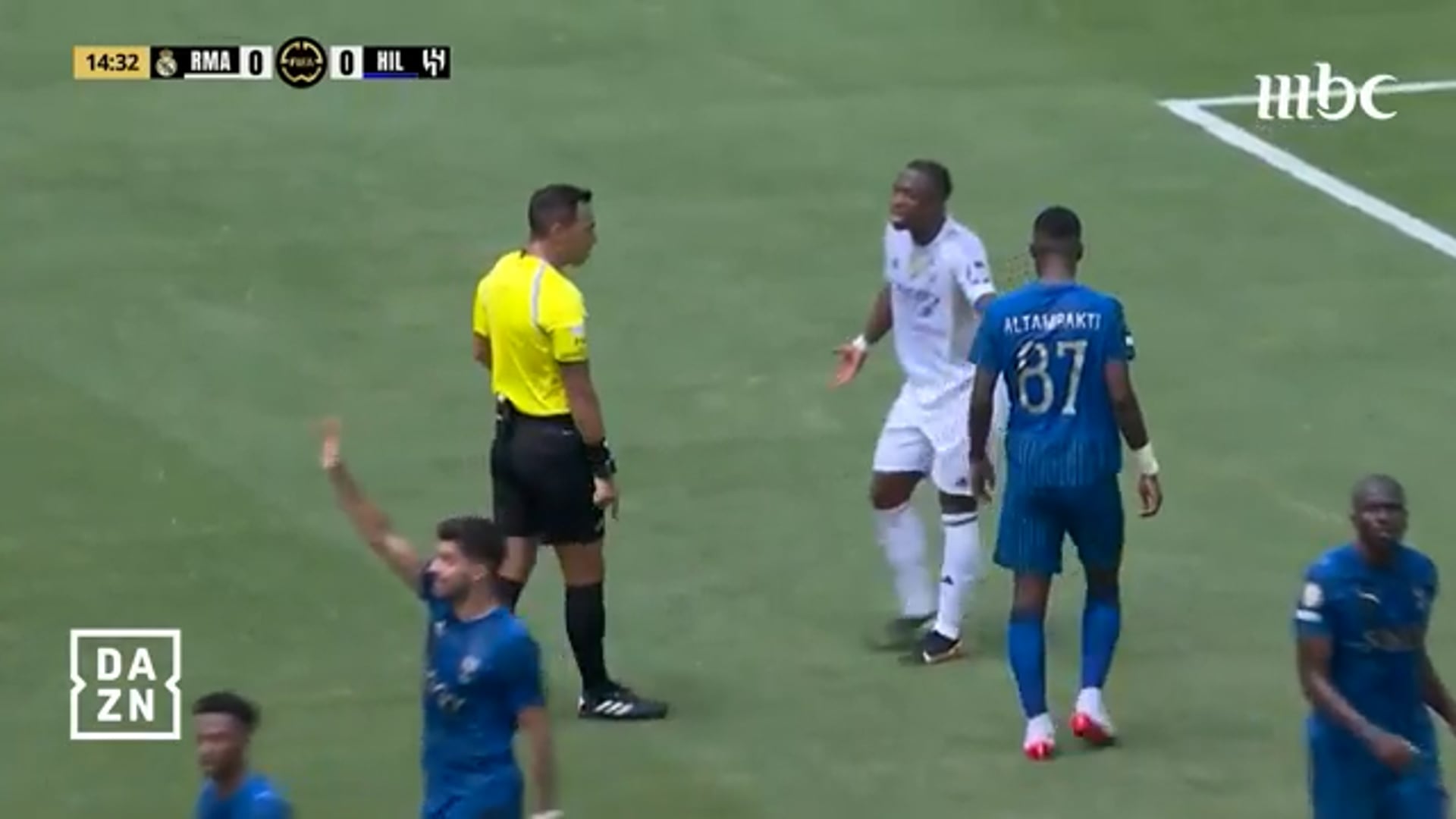 7f9d8adb-eaab-4840-8816-92dff2a0ced7_ملخص مباراة الهلال - ريال مدريد .mp4