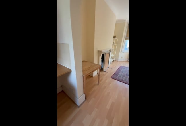 2-Bedroom Flat – Fulham Palace Road, SW6 Main Photo