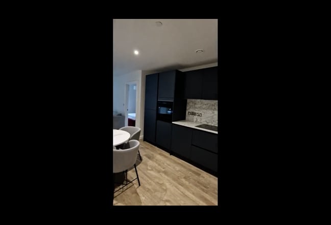Ensuite Room in Cozy 2-Bed City Centre Flat Main Photo