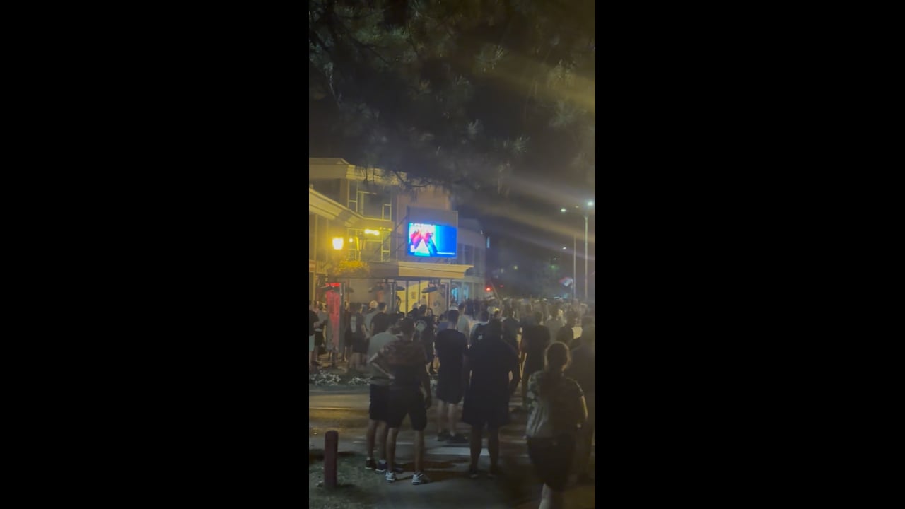 Ekskluzivno za Siol: tako kamenjajo novinarje, policisti pretepajo civiliste ... 