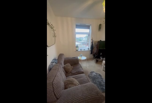 2 Bedroom Flat Close to Town  Main Photo