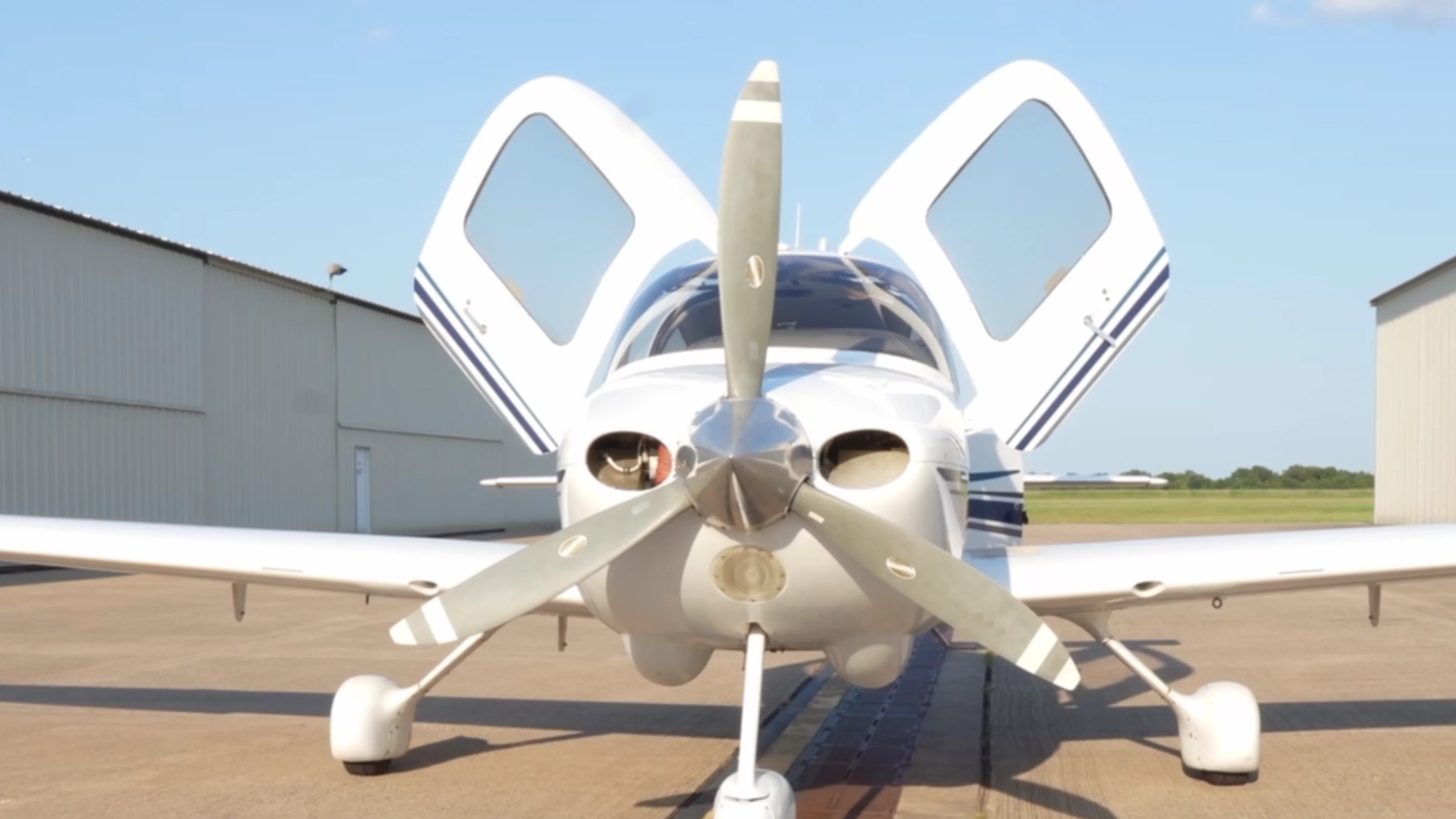 2002 Cirrus SR-22| Steel Aviation