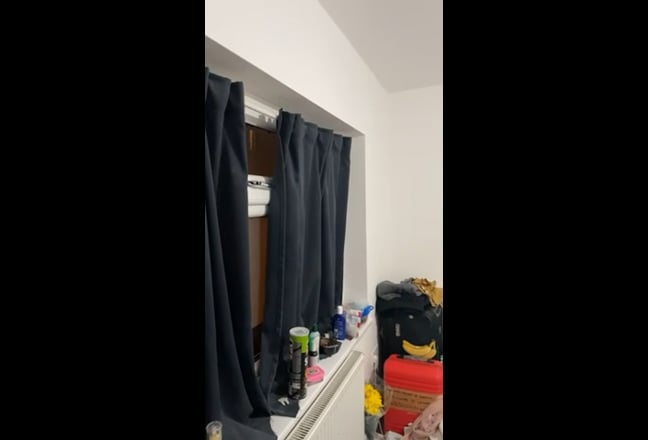Spacious Double room own bathroom ( Female ) Main Photo