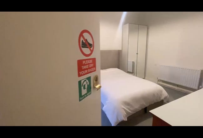 1 Bed Apartment *Bills Included* Near City Centre Main Photo