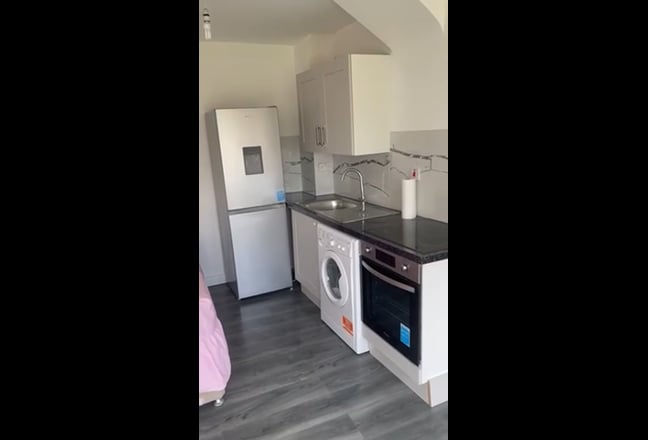Flats in Northolt  Main Photo