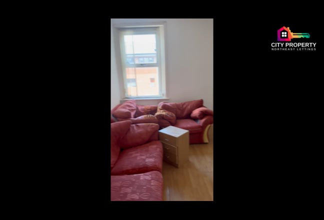Spacious 3-Bedroom Flat in Popular Wingrove Area Main Photo