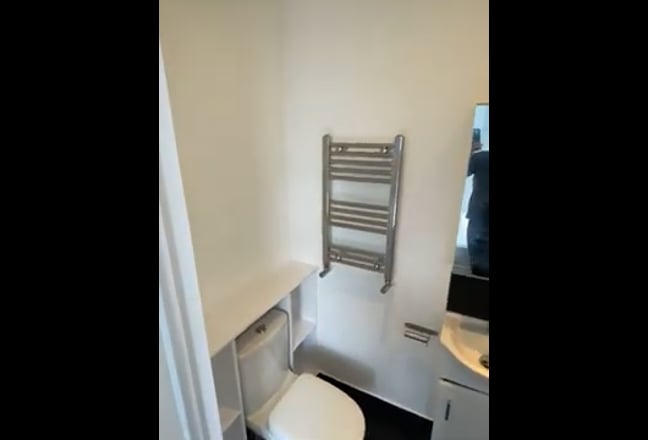 Double Room With Own Toilet (Not en-suite) Main Photo
