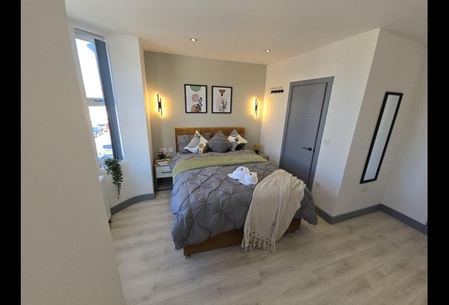 Stunning Boutique-Style En-Suite Rooms. Near train Main Photo