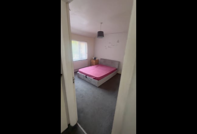 Double room for rent - spacious and comfortable Main Photo