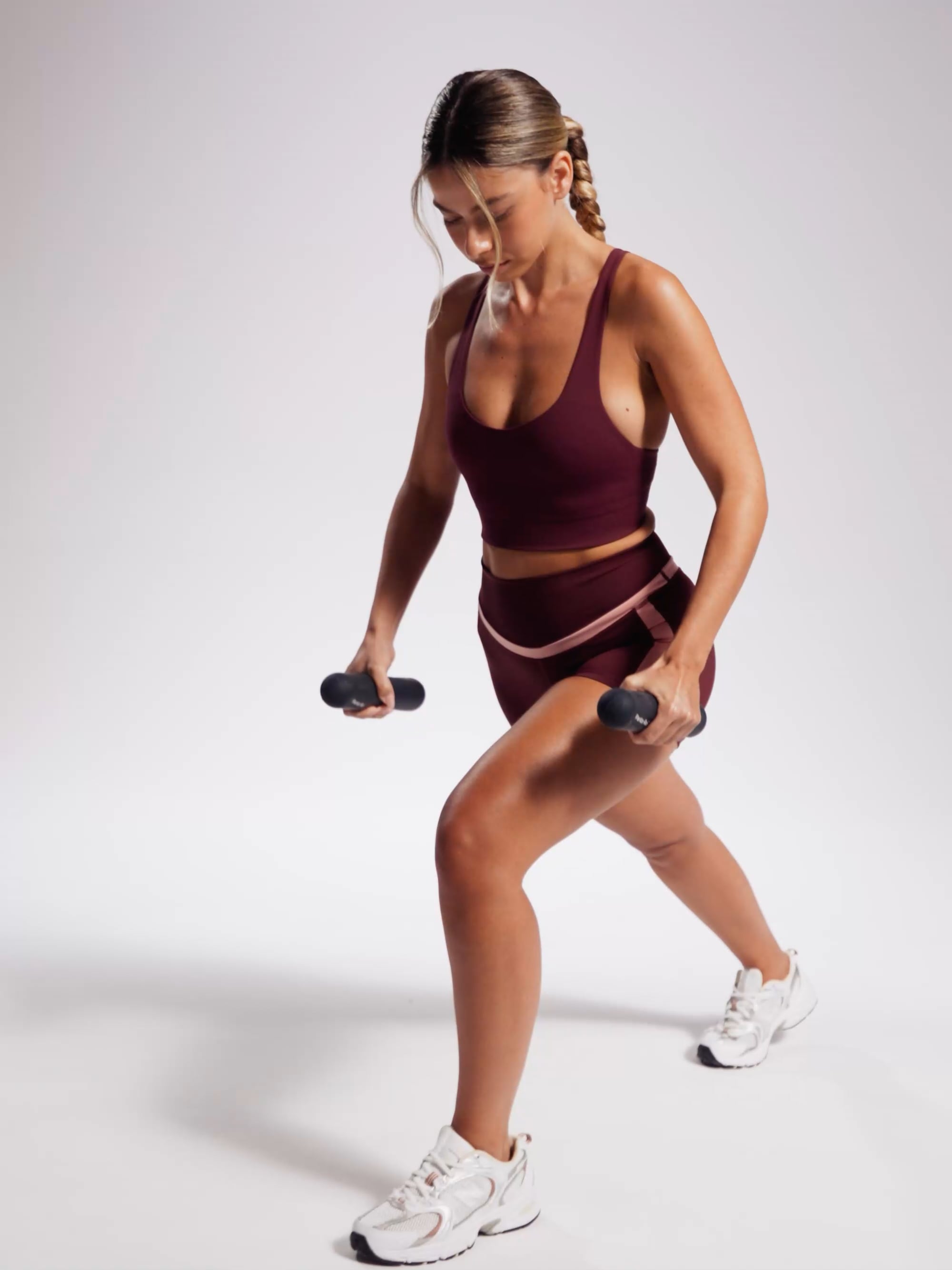 חזיית ספורט גב V מבד nero