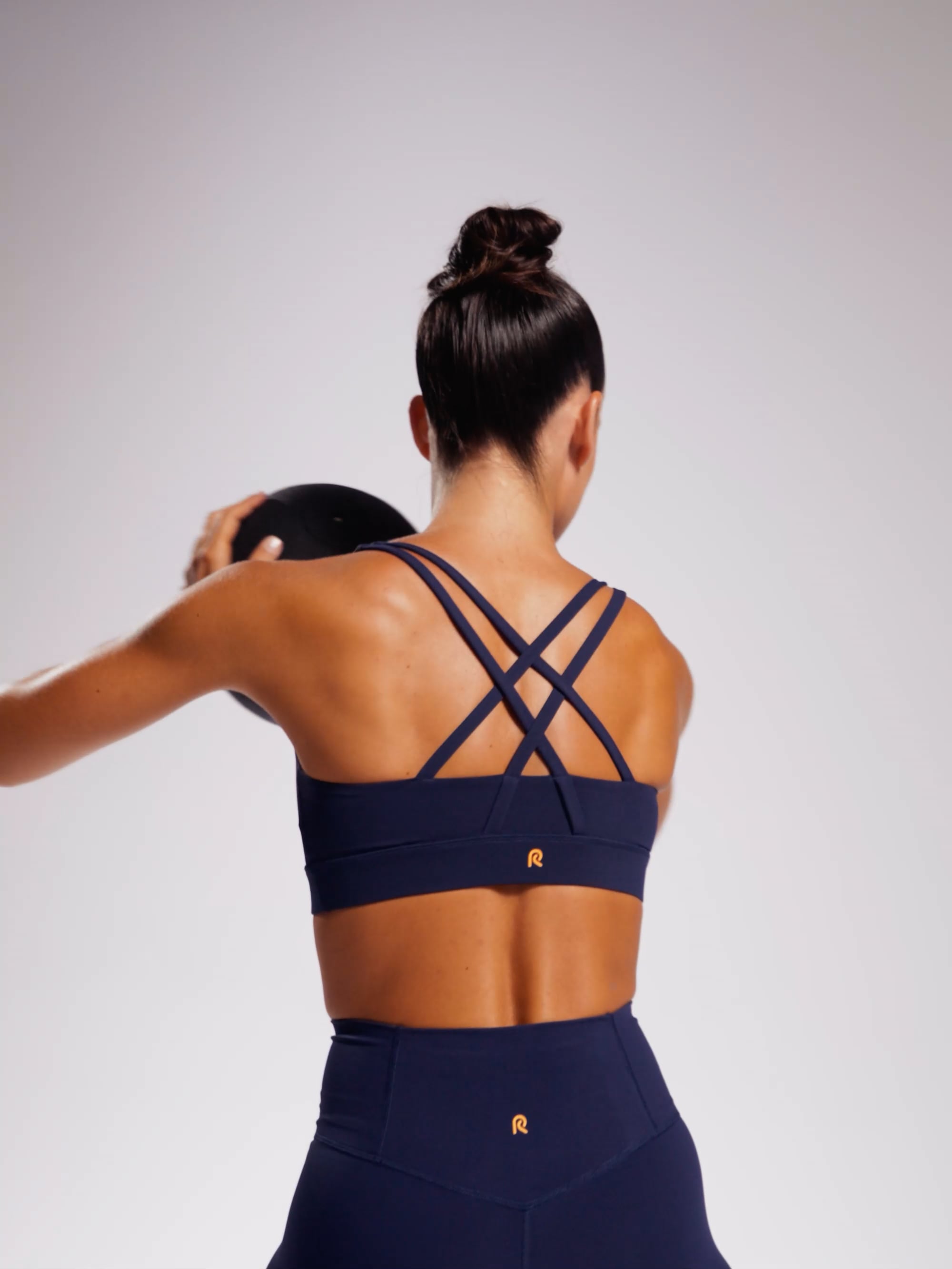 חזיית ספורט גב x מבד nero