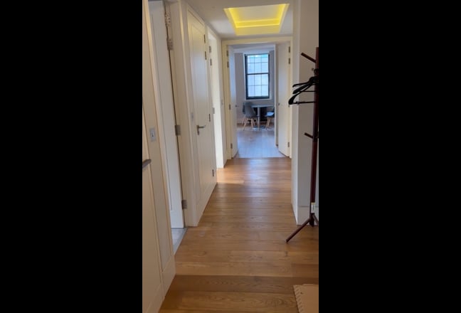 ISO sharer for ensuite in Soho concierged flat Main Photo
