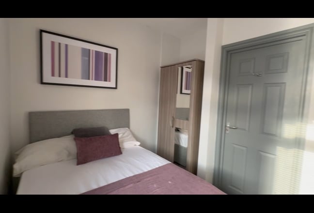 1x Double, En-suite Rooms- Available!  Main Photo