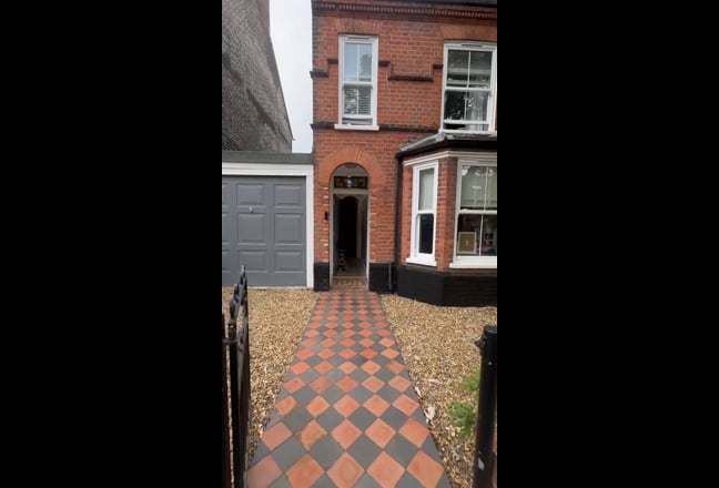 Premium double room in golden triangle available Main Photo