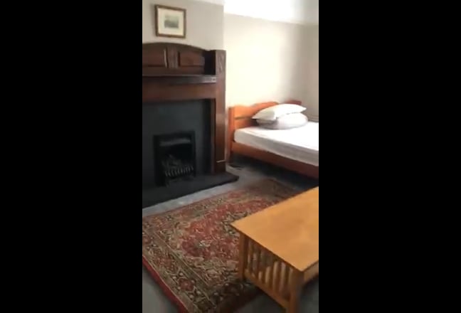 Gorgeous HUGE Bright Furnished Room available in a Main Photo