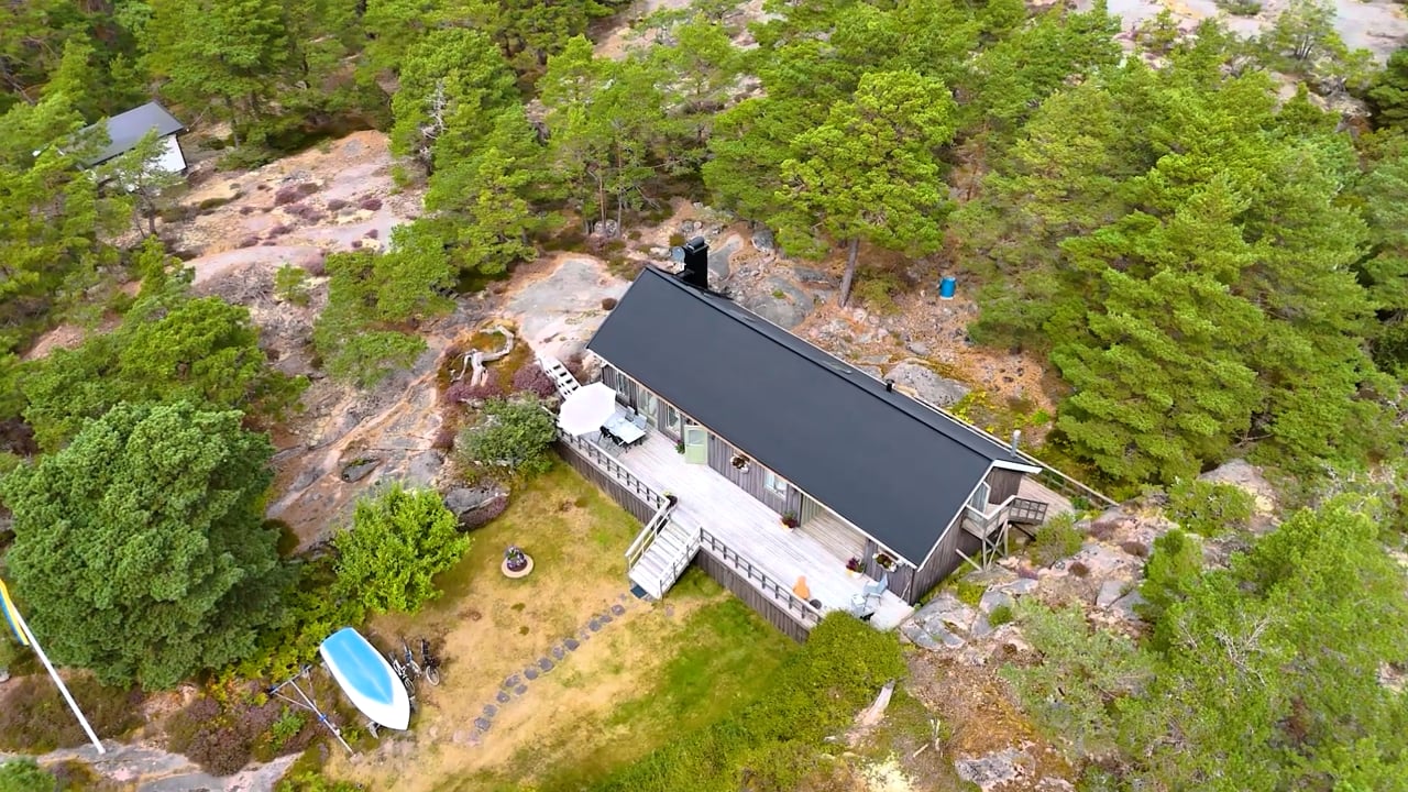 3 rum Vinterbonat fritidshus på Flobevägen 10 Resö Tanums kommun - video