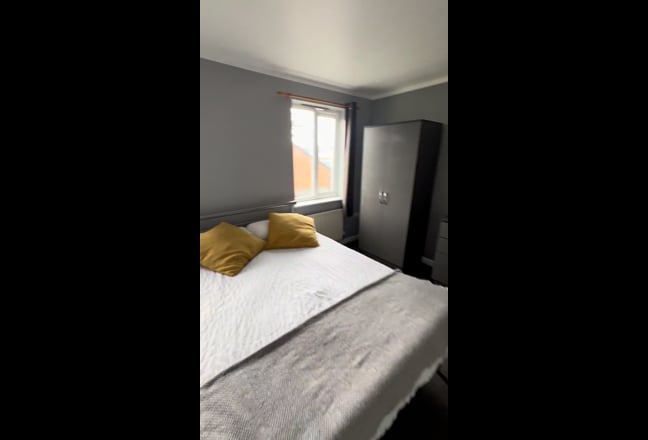 Spacious En-suite Double Rooms – Fully Furnished  Main Photo