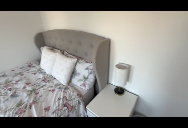 Furnished Double Room + bills near Elizabeth line Main Photo