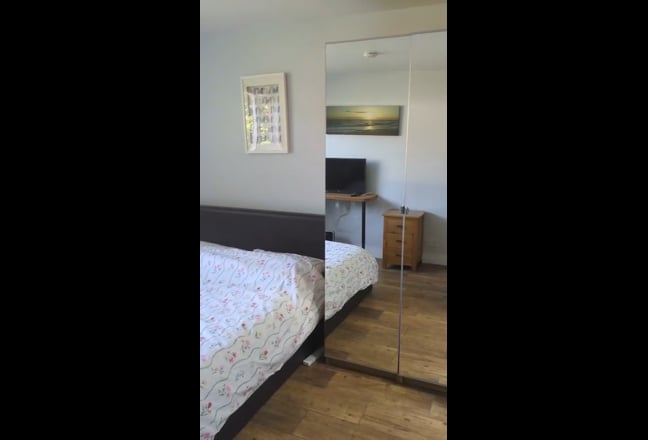 Lovely  Ensuite Main Photo