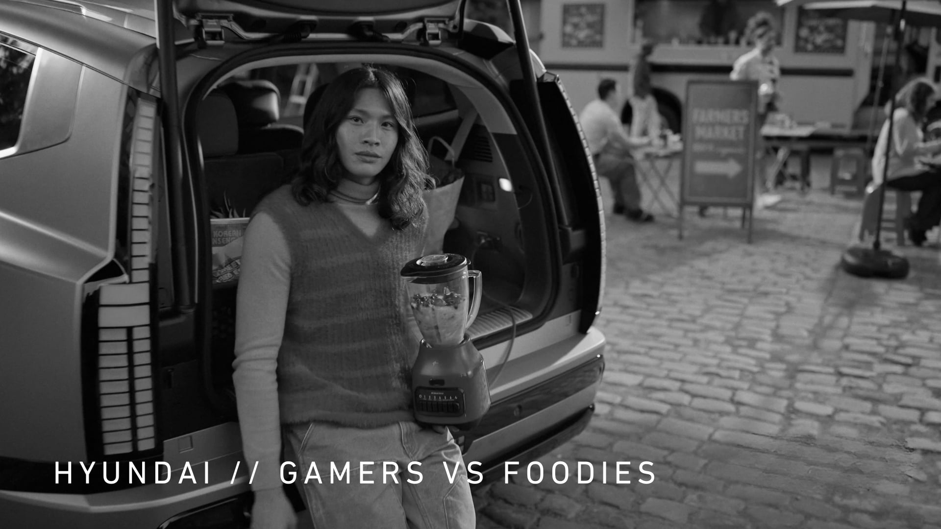 GAMERS vs FOODIES