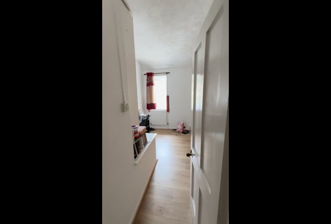 Video 1: The available bedroom