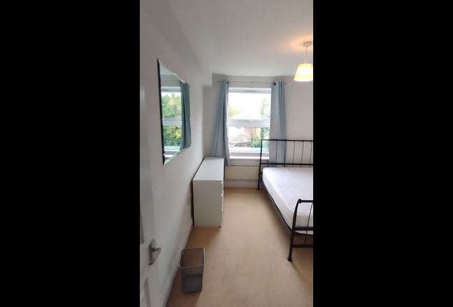 Double room in 2-bed with private bathroom Main Photo
